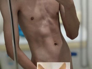 赤兔男Gay猛浴池直男(赤兔男在浴池猛追直男，Gay 会成功吗？)